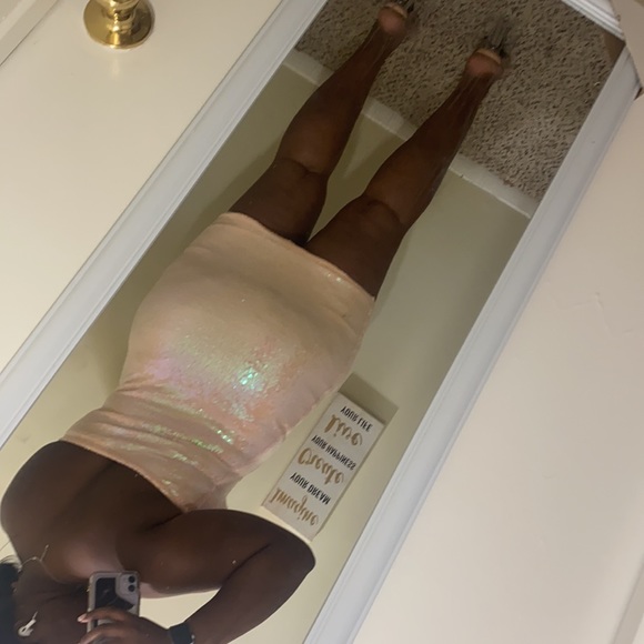I bought this dress from Fashion Nova, Never Worn. - Picture 4 of 7